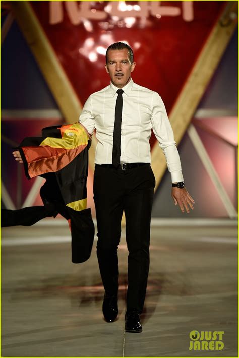 Antonio Banderas Hits Fashion For Relief Runway Like A Matador!: Photo ...