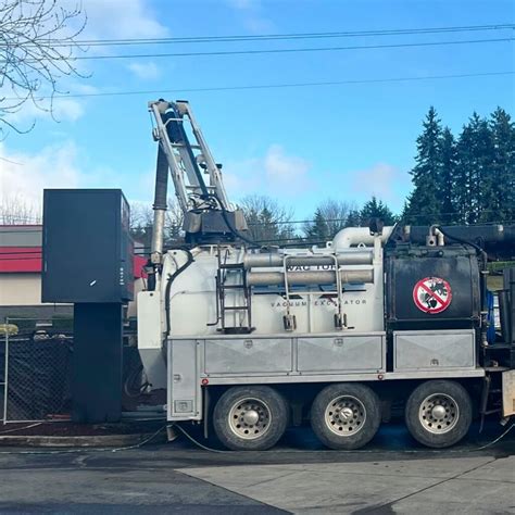 Hydrovac Services Oil Spill Cleanup Emeritec Hydro Vac