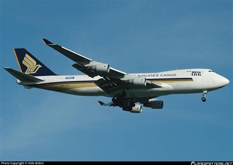 V Sfg Singapore Airlines Cargo Boeing F Photo By Aldo Bidini