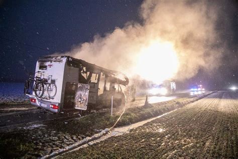 Fotos Wohnmobil F Ngt Bei Halsbach An Zu Brennen