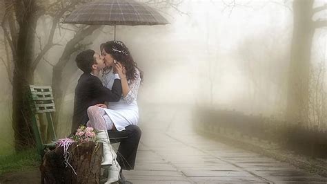 Couple In Rain Romantic Happy Rainy Day Most Beautiful Rain Hd