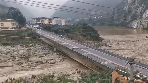 汶川突发山洪泥石流7人失联，受灾村民讲述凌晨惊魂时刻凤凰网视频凤凰网