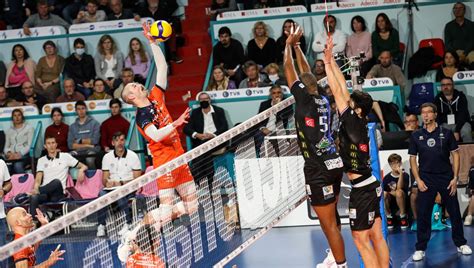 Plusieurs Cas De Covid 19 Au Tours Volley Ball Les Deux Prochains