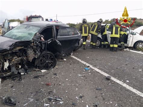 Grave Incidente Sulla Sp 13 Ragusa Piombo Scontro Tra Due Auto Ferite