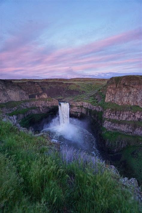 Incredible Views Of Palouse Falls With Easy Access From The Parking Lot