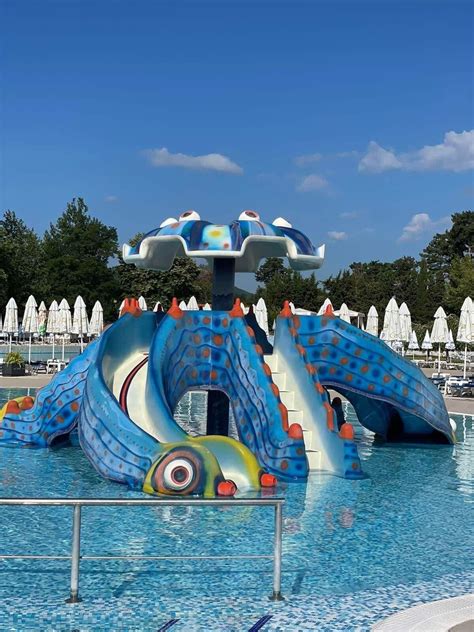 Вход за аквапарк Овощник Water Land, плюс бутилка минерална вода 1.5л ...