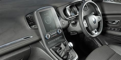 Renault Scenic Interior & Infotainment | carwow