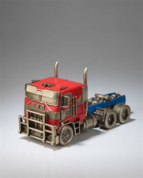 Transformers: Optimus Prime truck Version Classic Collectible, High End ...