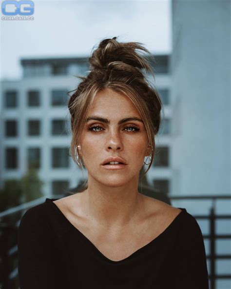 Sarah Mangione Nude Pictures Onlyfans Leaks Playboy Photos Sex Scene Uncensored