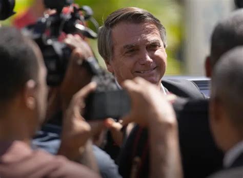 Policía De Brasil Allana Vivienda De Bolsonaro Noticias Hora X Hora