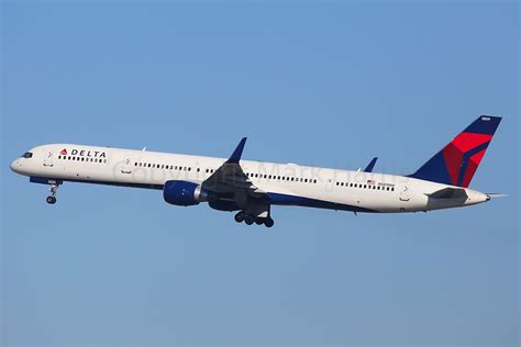 Delta Air Lines Boeing 757 351 N589NW Mark Harris Flickr