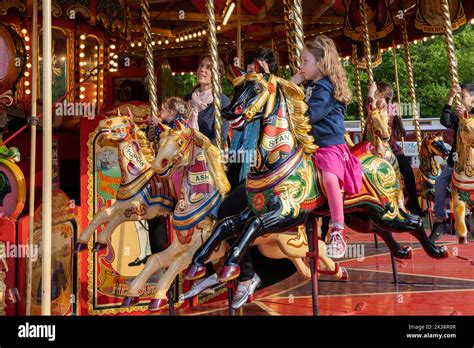 Carnival fair funfair amusement hi-res stock photography and images - Alamy