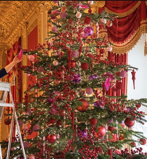 Windsor Castle Unveils 2022 Christmas Decorations Paying Tribute To Our