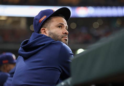 Astros’ Jose Altuve takes first batting practice since fracturing right ...