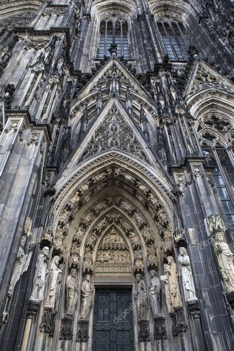 El Impresionante Exterior Esculpido De La Catedral De Colonia O