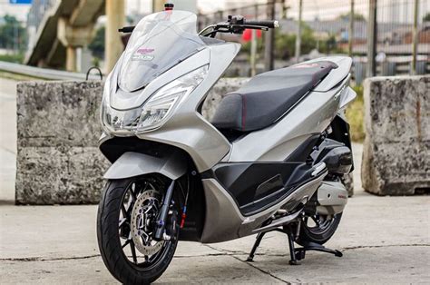 Honda Pcx Cbu Makin Elegan Aksesori Proper Kental Gaya Thailand