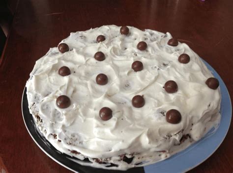 Pastel De Almendras Y Chocolate Con Sal Y Azucar