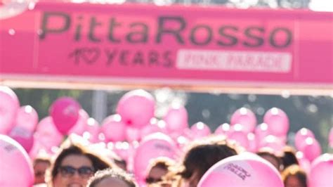 La Camminata In Rosa Per La Ricerca Sui Tumori Femminili A Milano