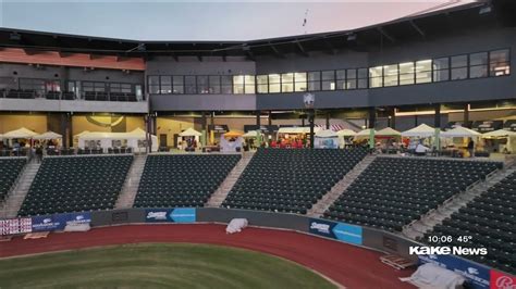 Riverfront Stadium hosts its first-ever Global Holiday Market this ...