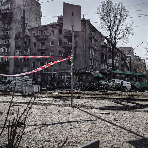 practical advice  escaping  war torn city survival sullivan