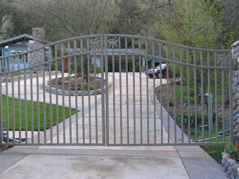 Arched And Scalloped Steel Driveway Gates Arbor Fence Inc A Diamond