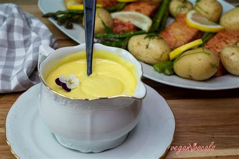 Easy Exquisite Vegan Hollandaise Sauce