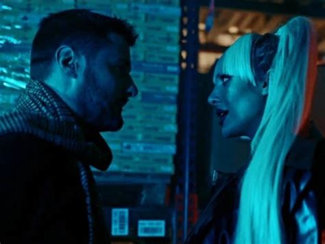 LUNA ĐOGANI O NOVOJ PJESMI Poznati pjevači mi nude duetske pjesme