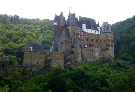 Solve Burg Eltz Jigsaw Puzzle Online With Pieces