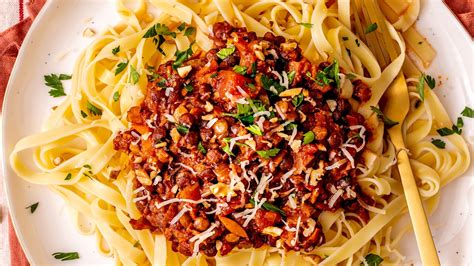 Walnuts Are The Key To Hearty Vegan Bolognese Sauce