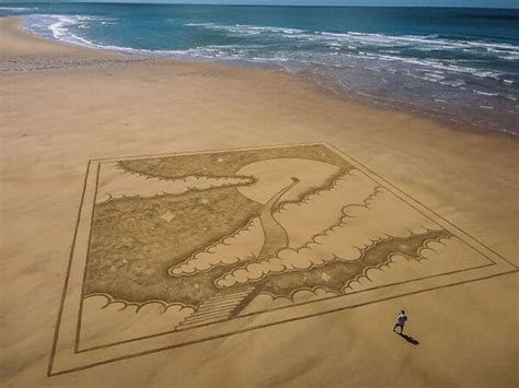 Artist Transforms Beachfronts Into Stunning Canvas With Massive Sand