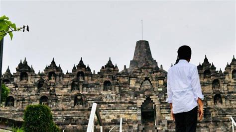 Tiket Naik Ke Atas Candi Borobudur Yang Dinaikkan Jadi Rp Ribu Per