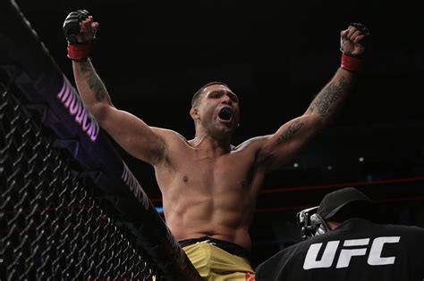 UFC welterweight Claudio Silva announces retirement from MMA