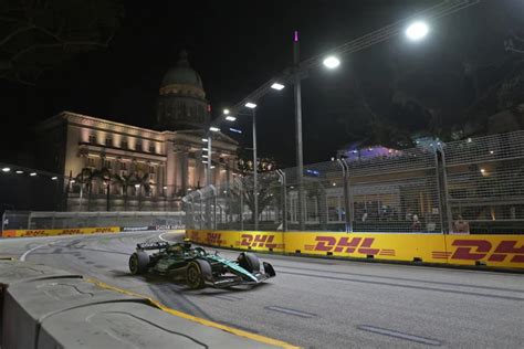 Alonso Atropella A Un Lagarto En Singapur Y A Verstappen Se Le Aparecen