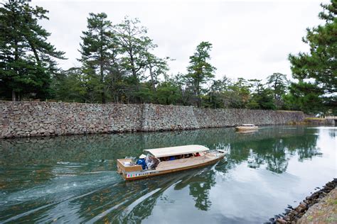 国宝松江城のお堀をめぐる 城下町の風景と四季を楽しむ「ぐるっと松江堀川めぐり（堀川遊覧船）」 しまね観光ナビ｜島根県公式観光情報サイト