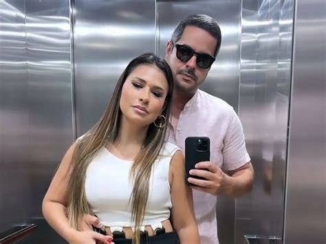 Kaká Diniz faz declaração de amor para Simone Mendes na web