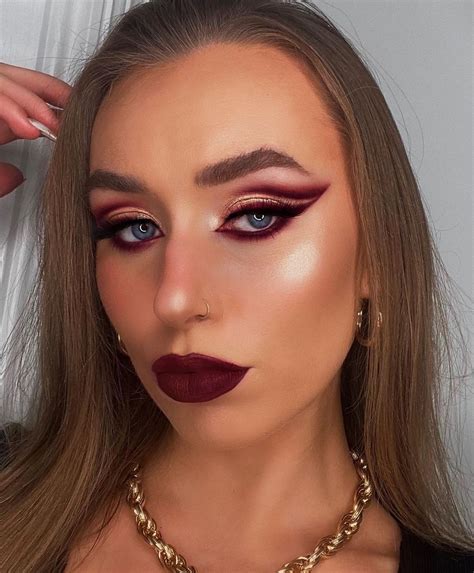 24 Gorgeous Christmas Makeup Ideas Stylin By Sarita