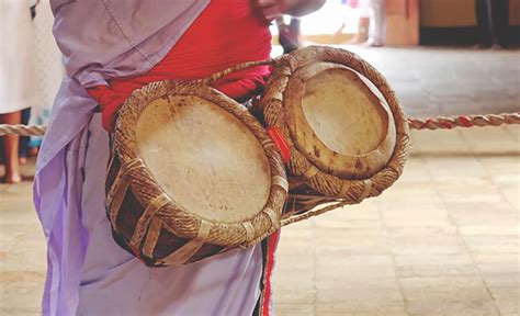 Traditional Sri Lankan Drums | Experiences in Kandy | SriLankaInStyle