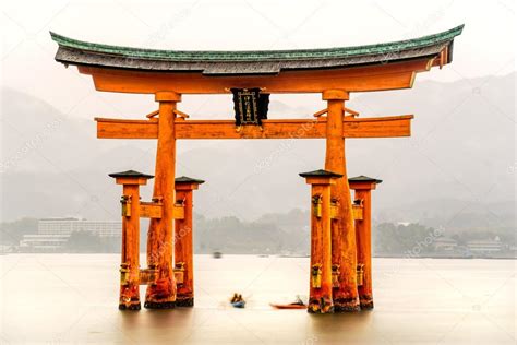 Miyajima Torii gate, Japan. — Stock Photo © masterlu #64739195