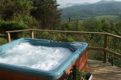 5 Beautiful Mountain Cabins In Virginia With Hot Tubs