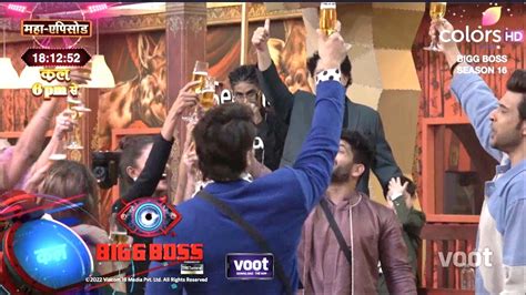 Bigg Boss Update Ghar Mai Hua New Year Celebration Karan Kundra