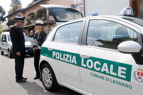 Legnano Perde Il Controllo Dell Auto E Investe Un Anziana Era Ubriaco