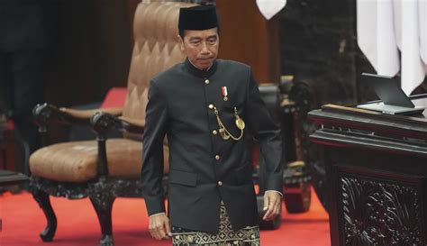 Baju Adat Betawi Jokowi Di Sidang Tahunan Mpr Foto Liputan