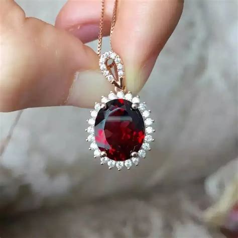 Natural Red Garnet Pendant S925 Silver Natural Gemstone Pendant