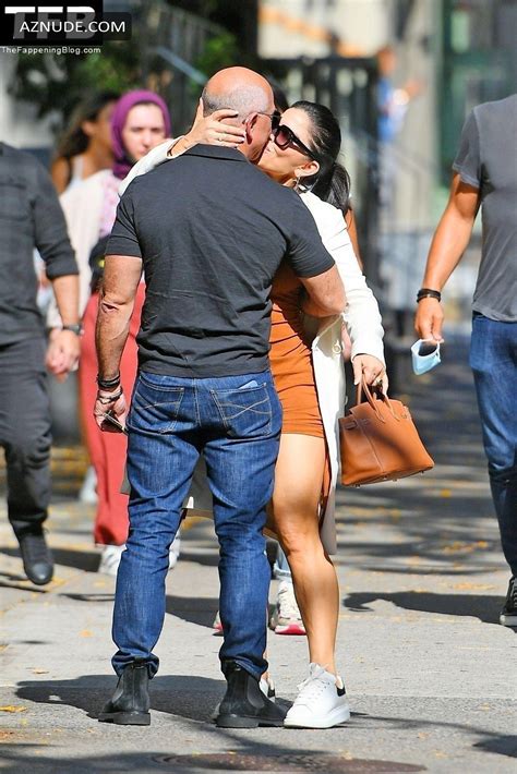 Lauren Sanchez Sexy Seen Flaunting Her Hot Body While Shopping At Brunello Cucinelli In Soho