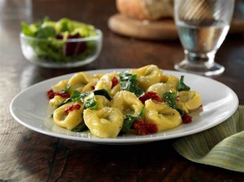 Barilla® Collezione Cheese And Spinach Tortellini With Sun Dried Tomatoes Fresh Spinach