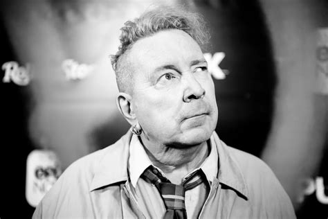 Johnny Rotten diz que a biopic dos Sex Pistols é uma fantasia de