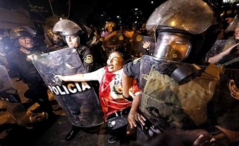 Per Militares Reprimen A Manifestantes Y Realizan Paro En Varias