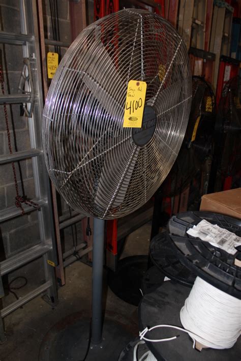 Patton 30 Pedestal Shop Fan