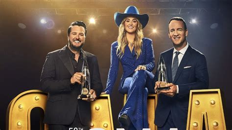 Lainey Wilson Promises To Bring Bell Bottom Flair To CMA Awards