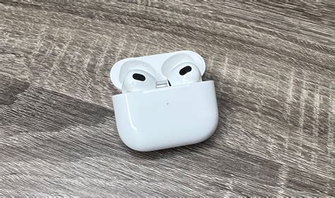 AirPods 3 review: The best of both worlds for most Apple users | CNN ...